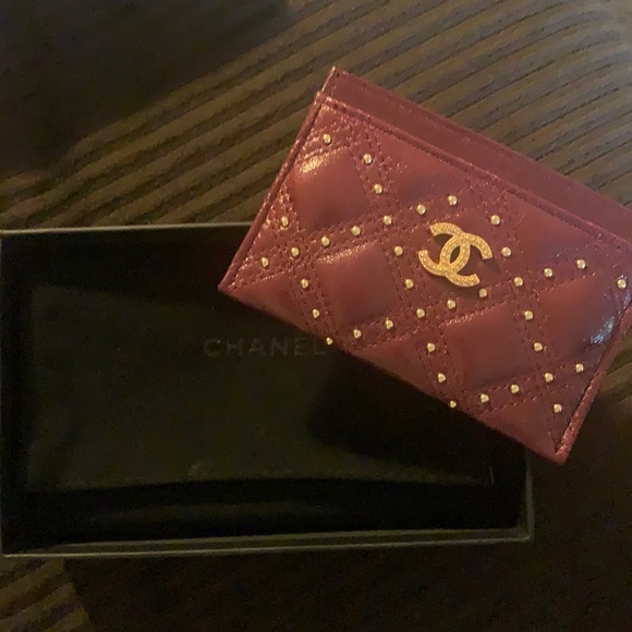 Color of the season!! BURGANDY Chanel card holder - Picture 1 of 5